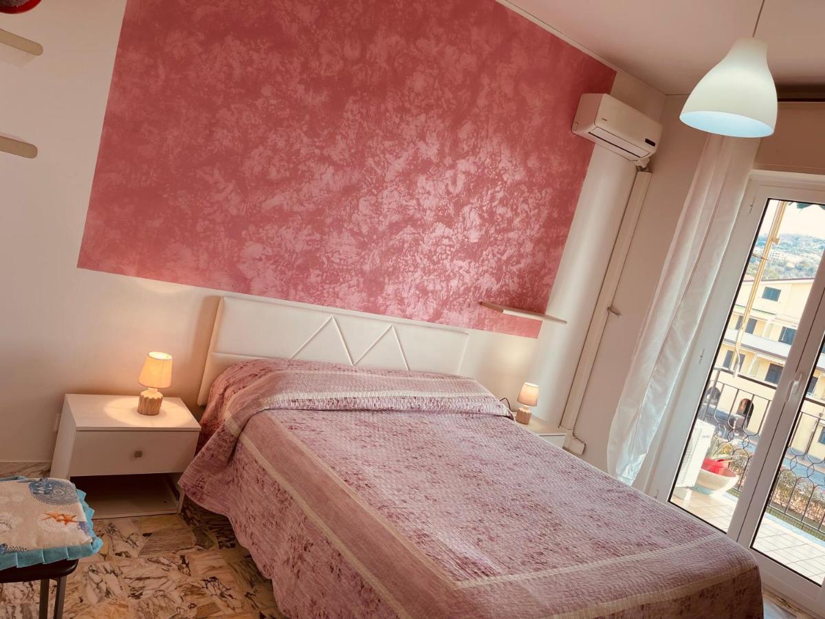 Casa Vacanza Shanaia Pietra Ligure Esterno foto
