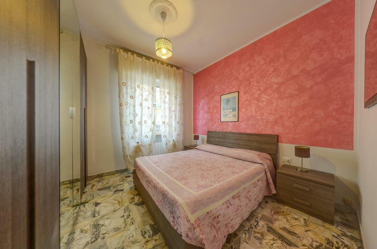 Casa Vacanza Shanaia Pietra Ligure Esterno foto