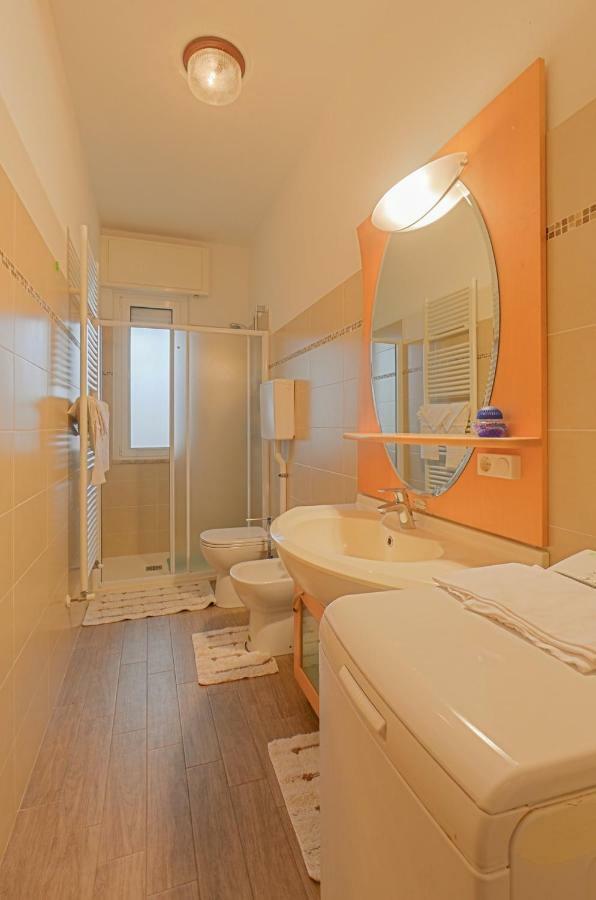 Casa Vacanza Shanaia Pietra Ligure Esterno foto