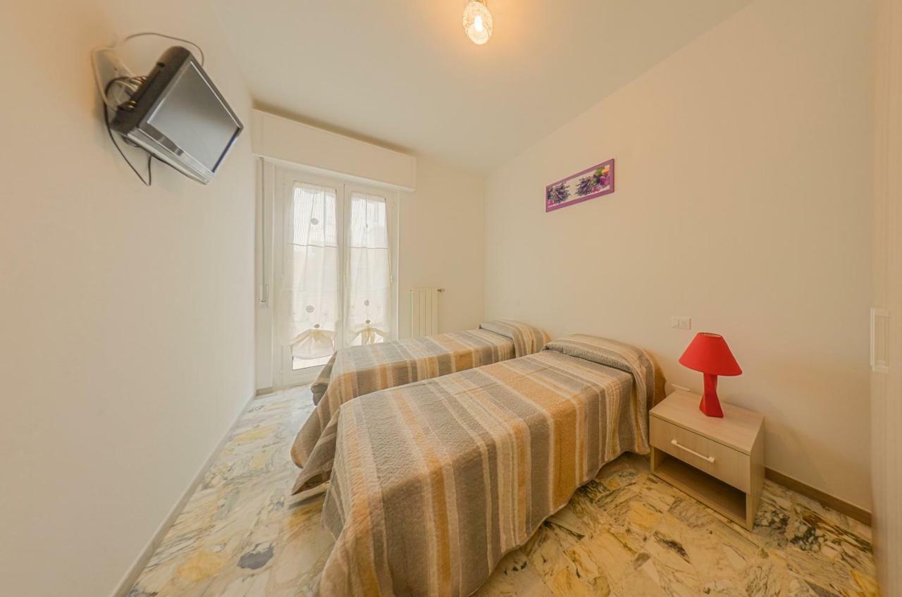 Casa Vacanza Shanaia Pietra Ligure Esterno foto