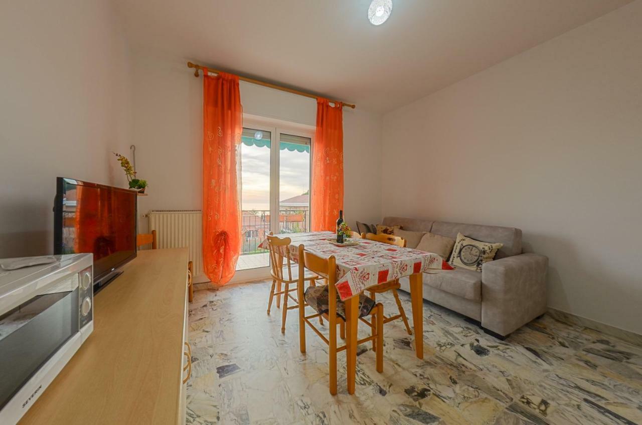 Casa Vacanza Shanaia Pietra Ligure Esterno foto