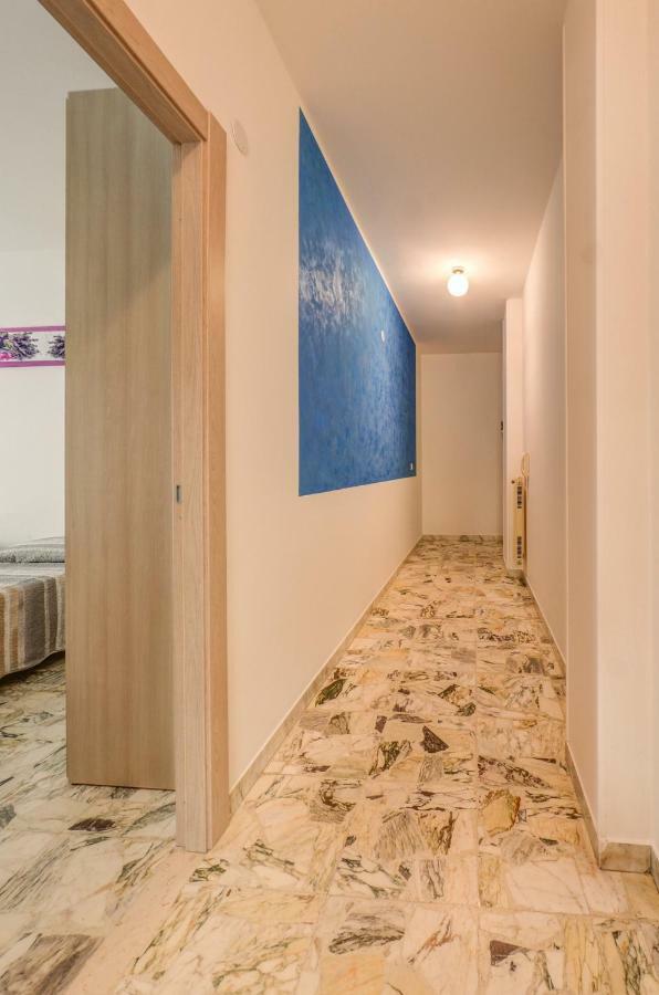 Casa Vacanza Shanaia Pietra Ligure Esterno foto