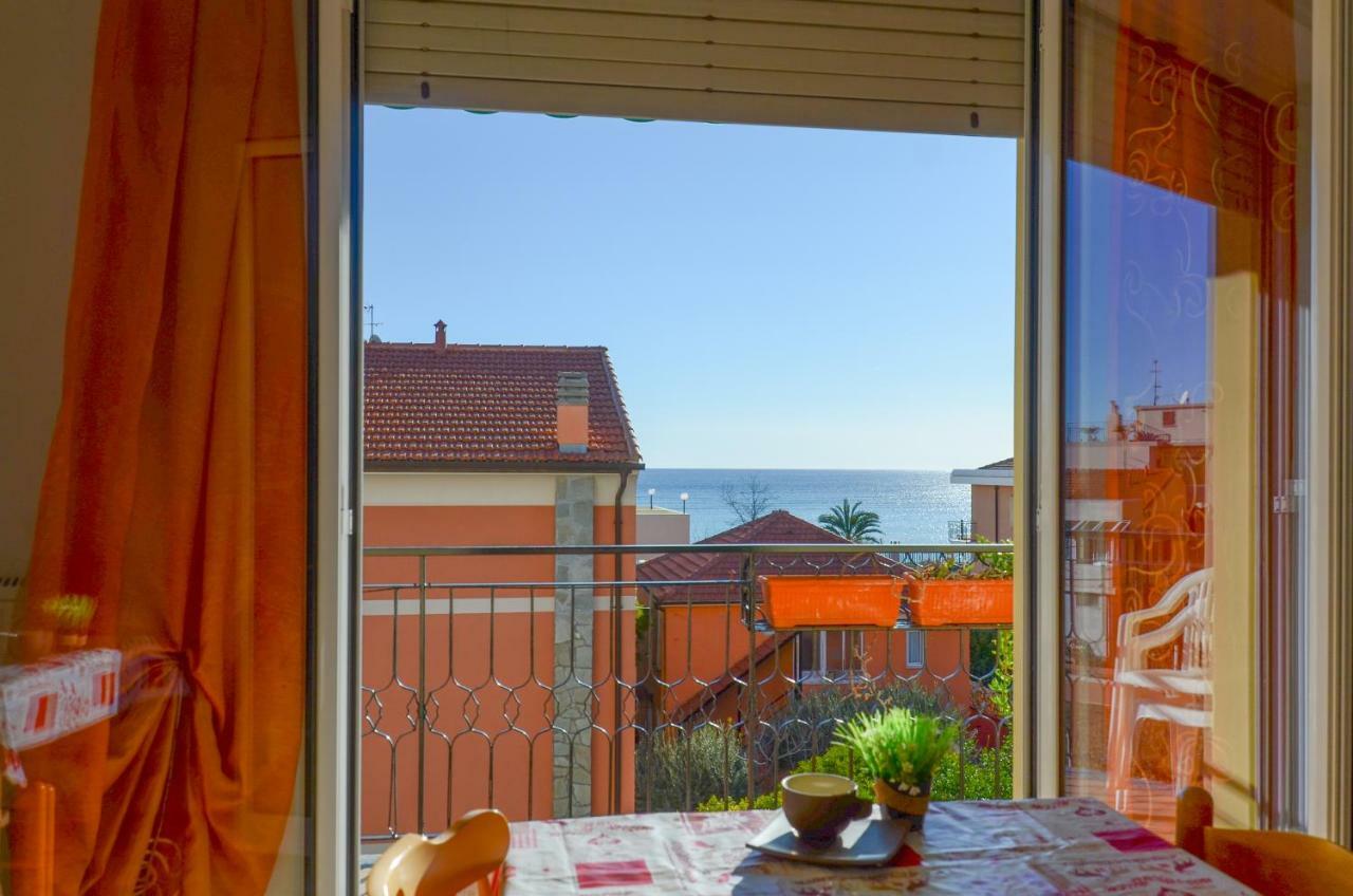 Casa Vacanza Shanaia Pietra Ligure Esterno foto